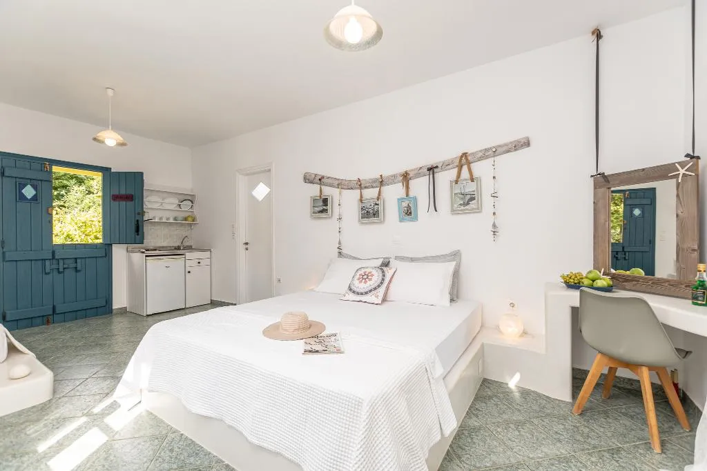 STUDIO SUPERIOR WITH TERRACE Room, Palatiana Agriturismo - Philoxenia Cottages, Crete