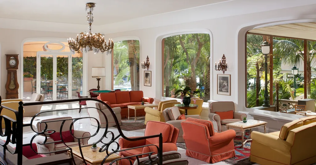 Lobby, Grand Hotel Ambasciatori, Naples