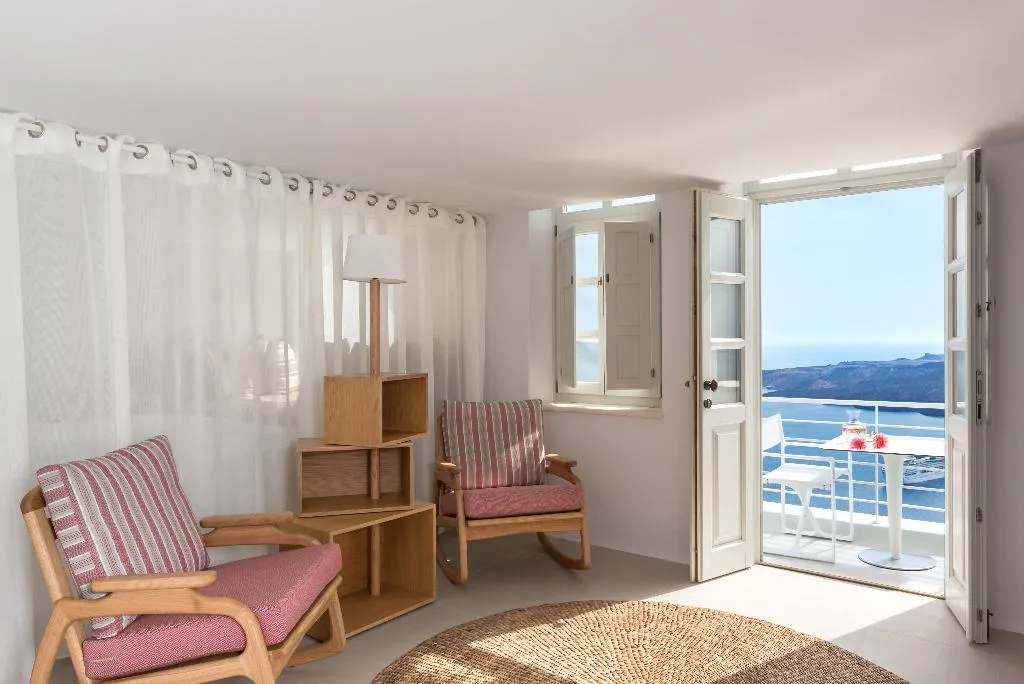 SUITE WITH JACUZZI Room, Nefeles Luxury Suites, Santorini