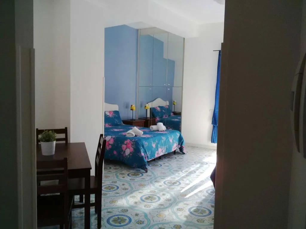 TRIPLE STANDARD Room, Sorrento Town Suites, Naples