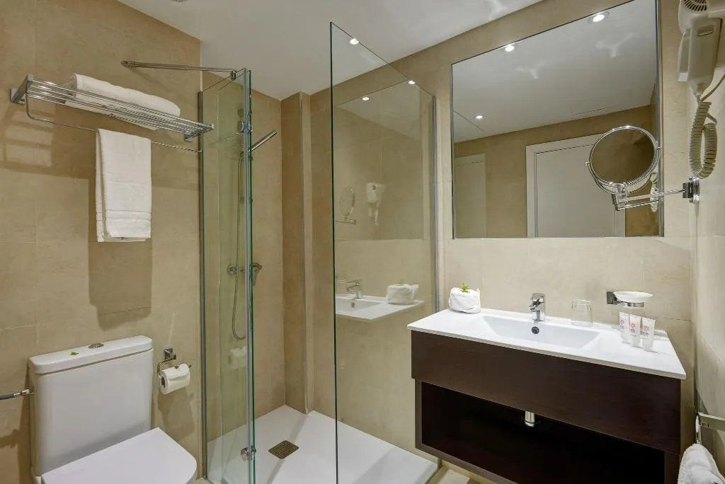 FAMILY ROOM TWO BEDS Room, HYB Eurocalas, Majorca
