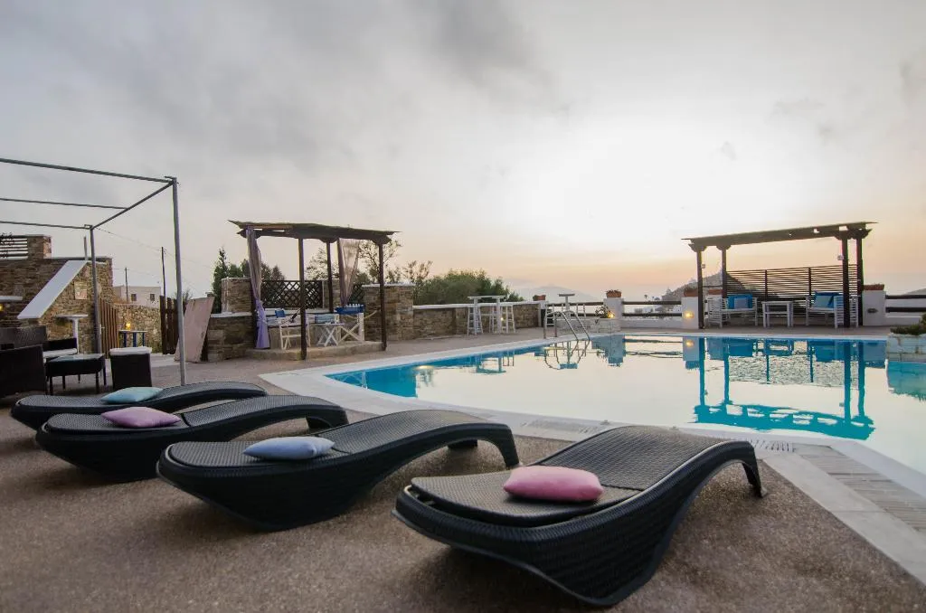 Pool, Skala, Santorini