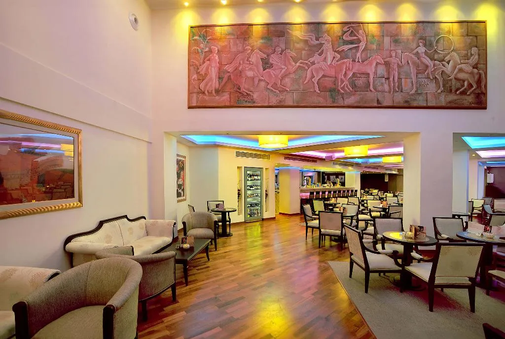 Bar, Alexander The Great Beach Hotel, Cyprus