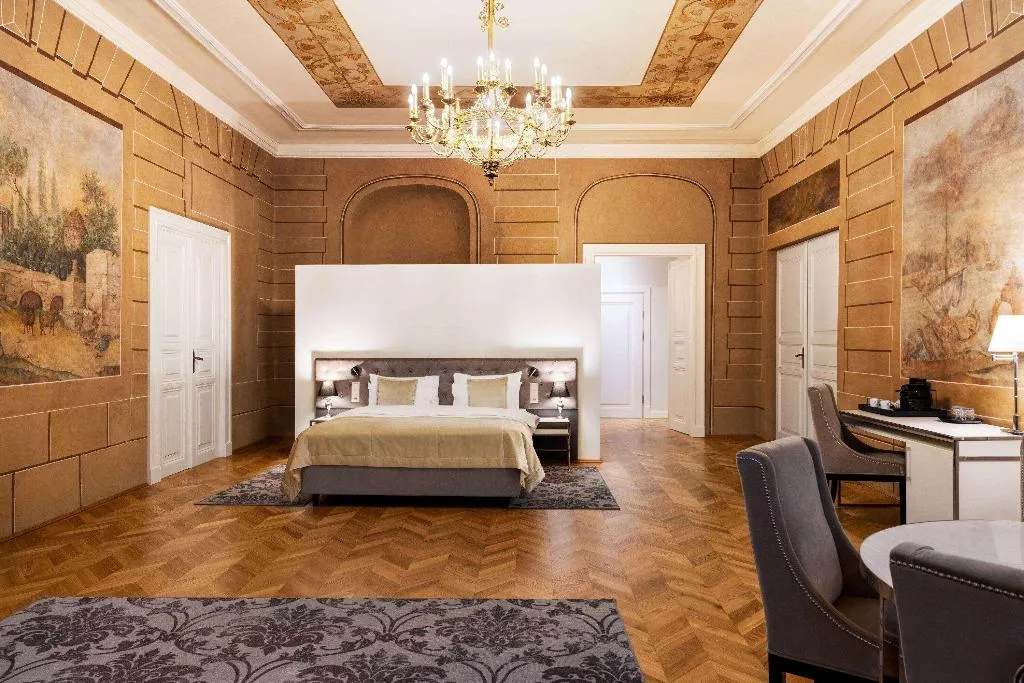 Room, Wyndham Grand Krakow Old Town, Krakow