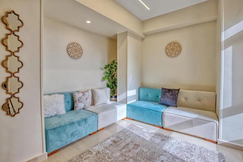 SUITE DELUXE CAPACITY 4 Room, The Gate Hotel Front Pyramids & Sphinx View Hotel, Cairo