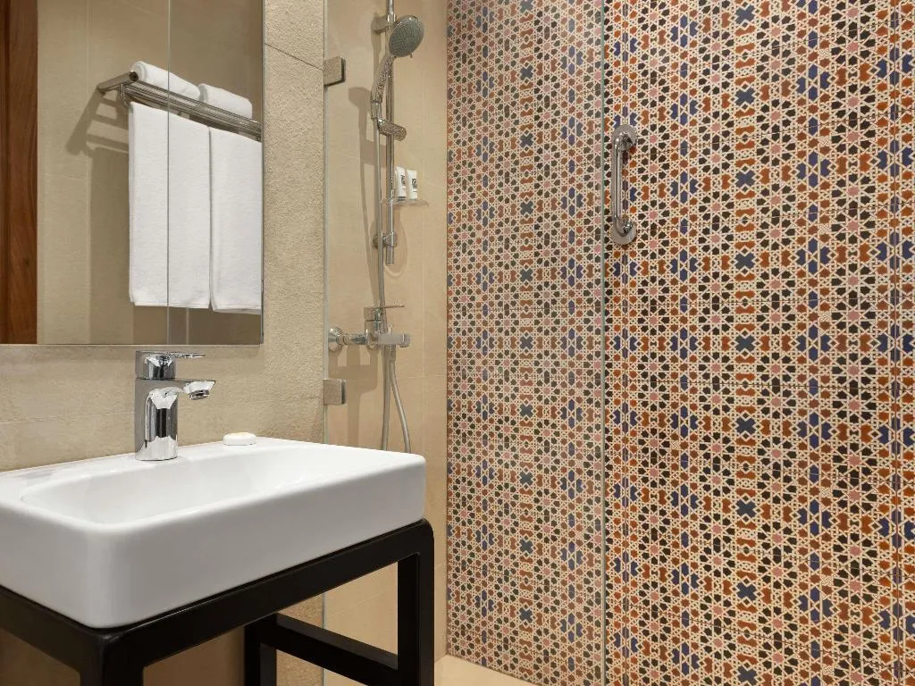DOUBLE SUPERIOR QUEEN BED Room, Ibis Styles Dubai Gold District, Dubai