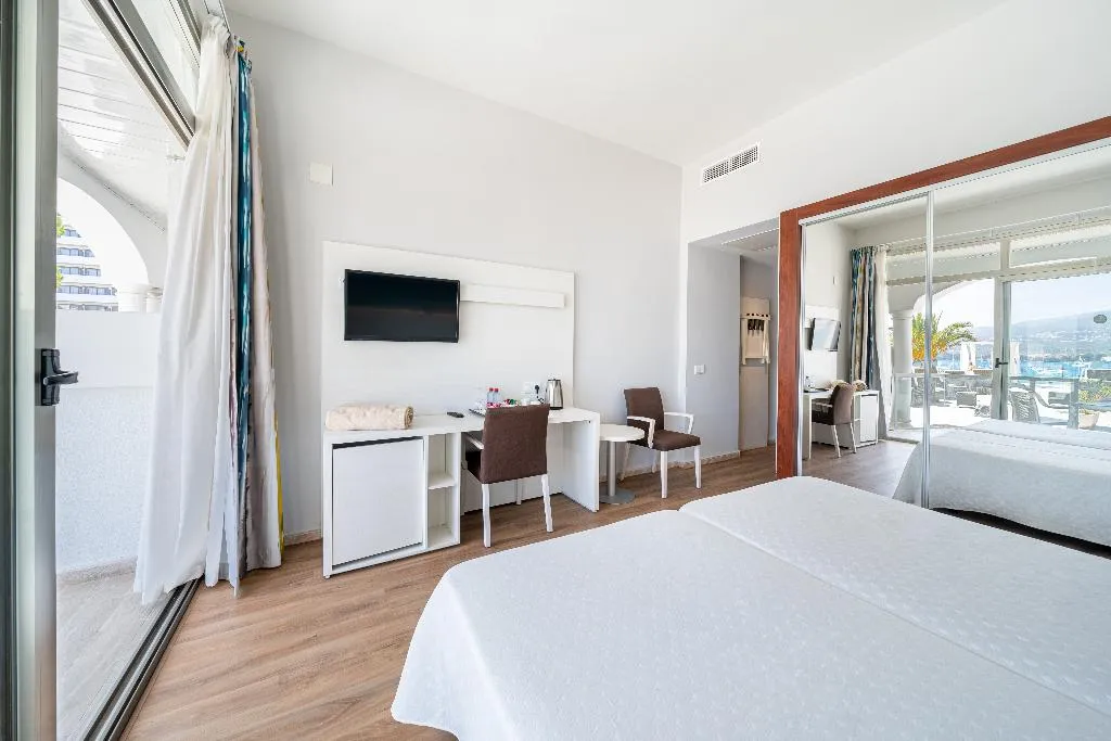 DOUBLE SINGLE USE STANDARD Room, Seramar Comodoro Playa, Majorca