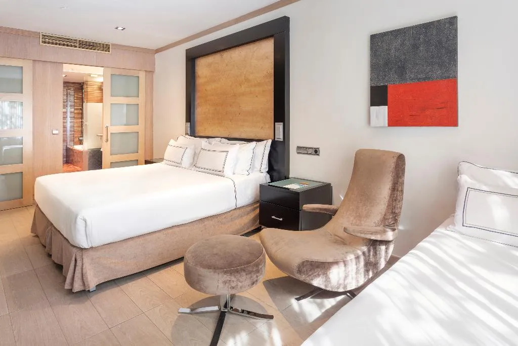 Double or Twin STANDARD Room, Melia Madrid Princesa, Madrid