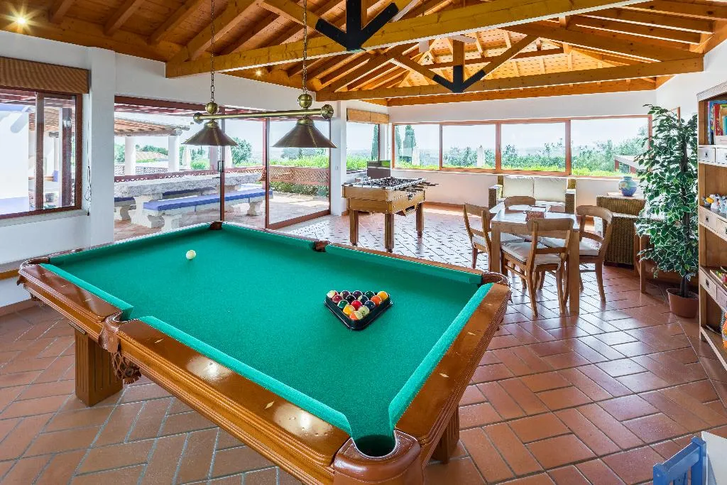 VILLA THREE BEDROOMS Room, Shantivillas, Algarve