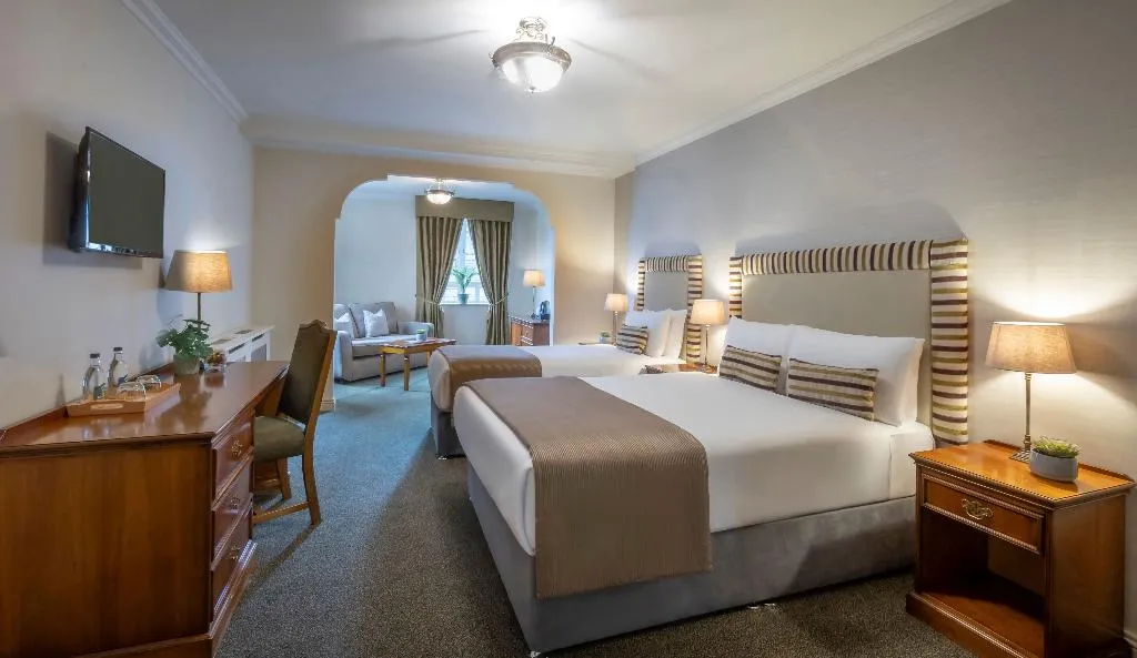 FAMILY ROOM SUPERIOR Room, Bracken Court Hotel, Dublin