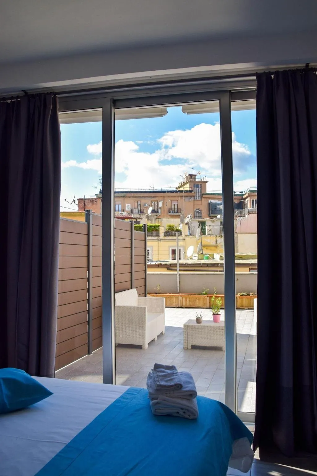 Room, B&B De Gasperi 55, Naples