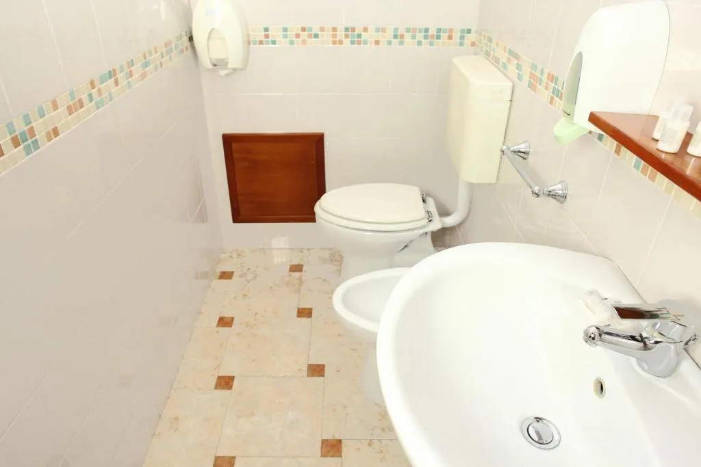 Room, Albergo Maccotta, Palermo