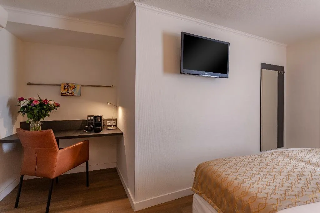 DOUBLE STANDARD Room, Avenue, Amsterdam