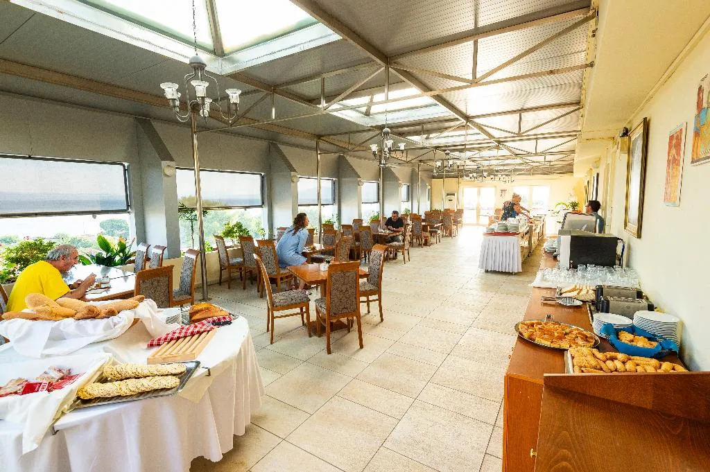 Restaurant, Dolphin Resort Hotel, Athens