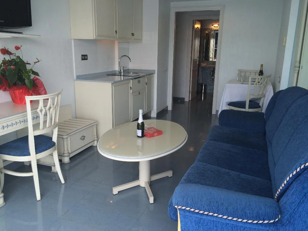 APARTMENT SUPERIOR CAPACITY 4 Room, Masd Mediterraneo, Barcelona