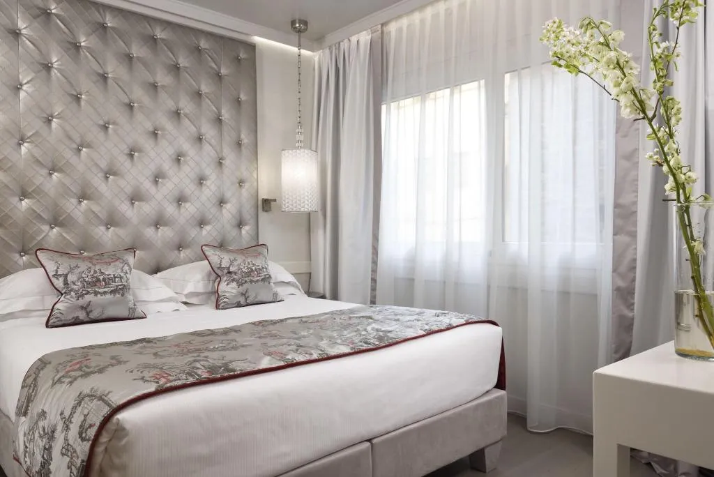 DOUBLE SUPERIOR KING BED Room, Ponte Vecchio Suites & Spa, Florence