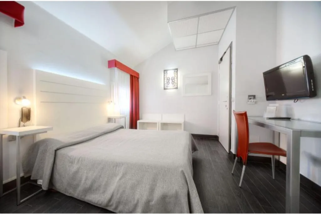 DOUBLE SINGLE USE STANDARD Room, Aaron, Venice