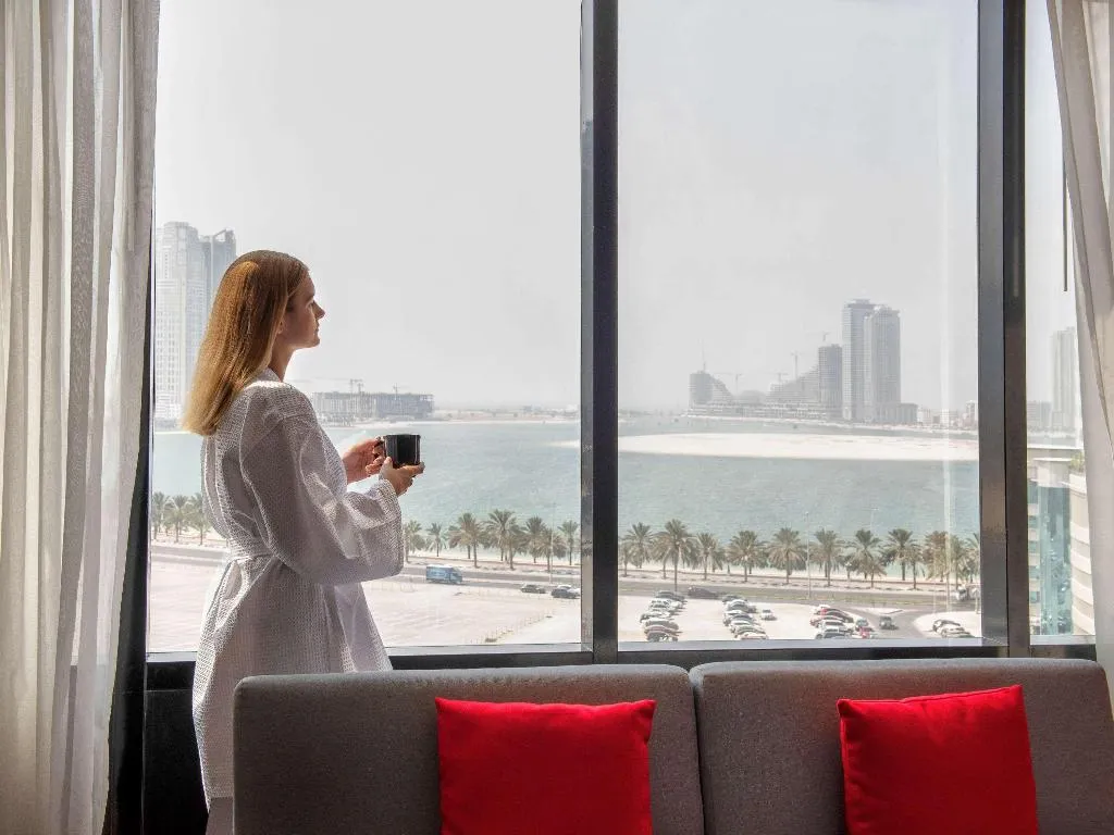 SUITE EXECUTIVE Room, Novotel Sharjah Expo Centre, Dubai