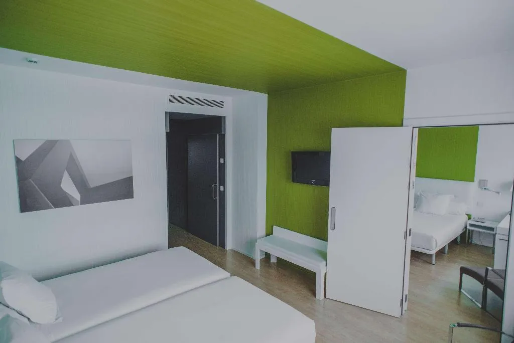 Room, Zentral Castellana Norte, Madrid