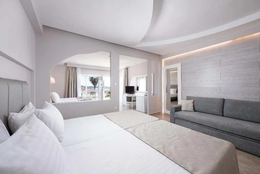FAMILY ROOM SUPERIOR Room, Alexandros Palace Hotel & Suites, Halkidiki