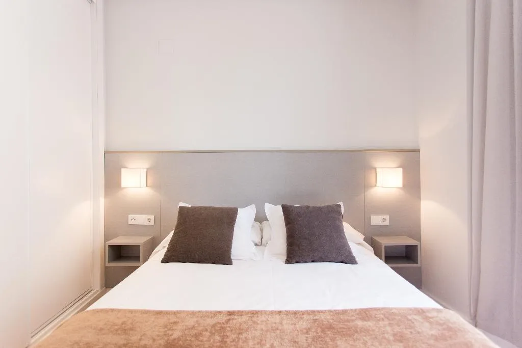APARTMENT CAPACITY 3 ONE BEDROOM Room, Mon Suites Catedral, Valencia