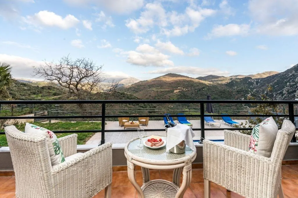 Room, Villa Frati Gorge, Crete
