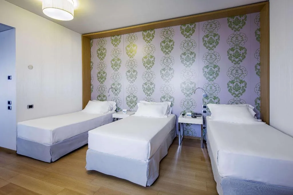 TRIPLE STANDARD Room, NH Milano Fiera, Milan