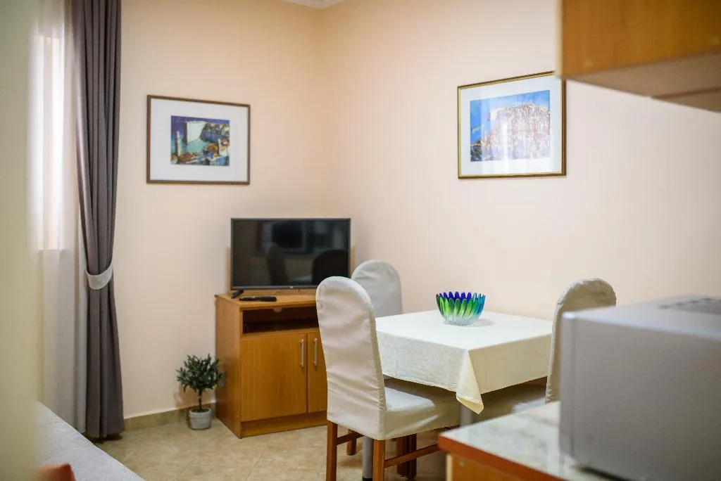 APARTMENT CAPACITY 2 ONE BEDROOM Room, Vila Curic, Dubrovnik