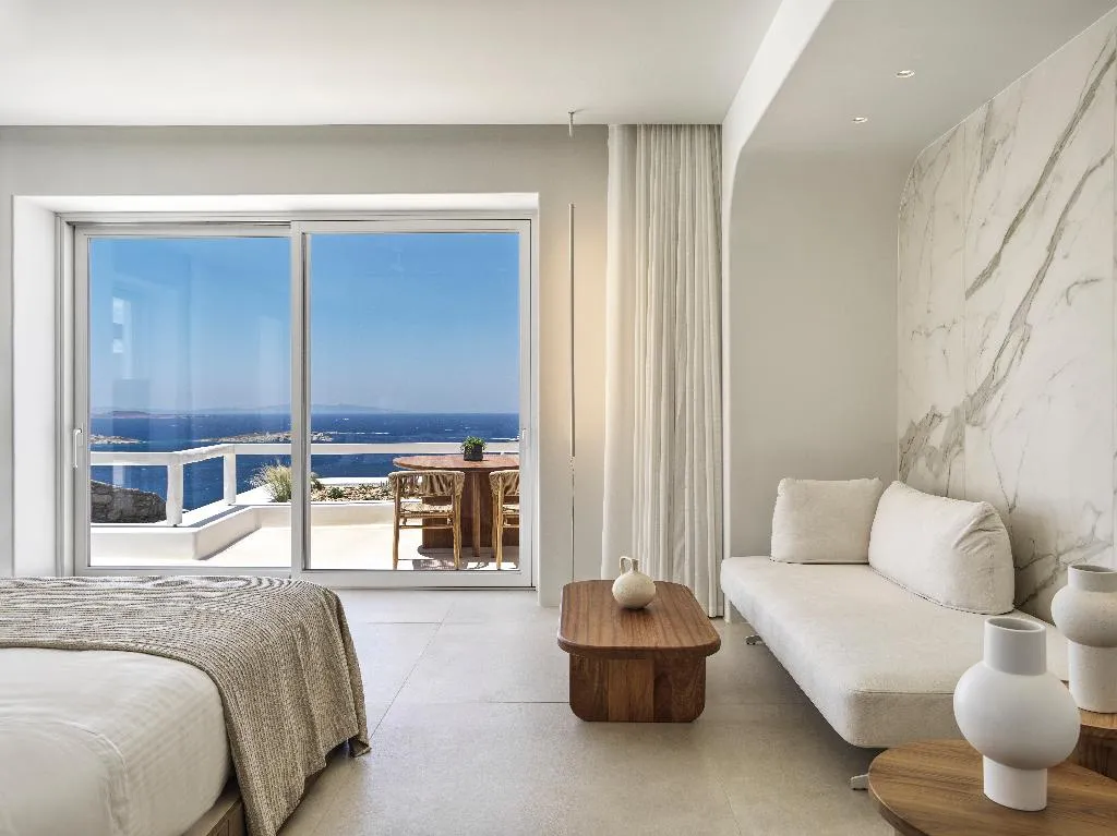 SUITE SUPERIOR WITH PRIVATE POOL Room, Lovia Mykonos, Mykonos