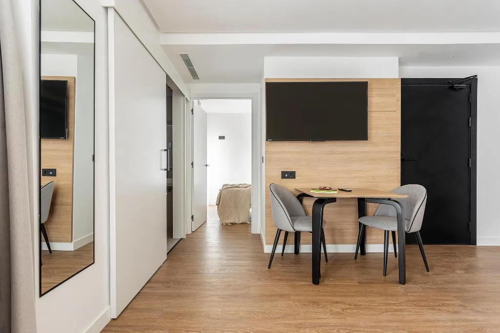 APARTMENT ONE BEDROOM Room, B48 Valencia Feria, Valencia