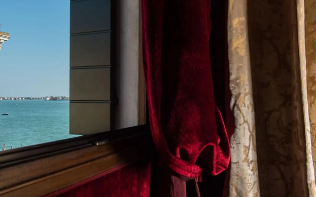 SUITE EXECUTIVE CANAL VIEW Room, Metropole Venezia, Venice