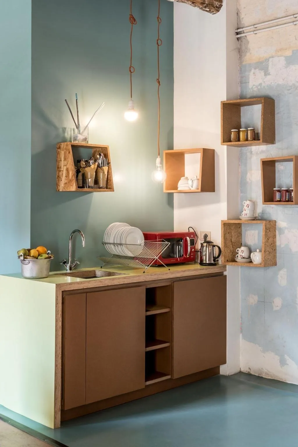 Room, Un Posto A Milano, Milan