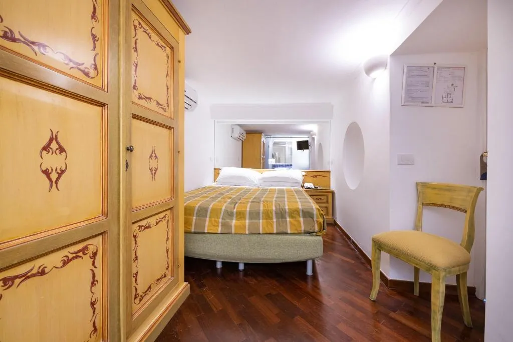 SUITE KING BED WITH JACUZZI Room, Antiche Mura, Naples