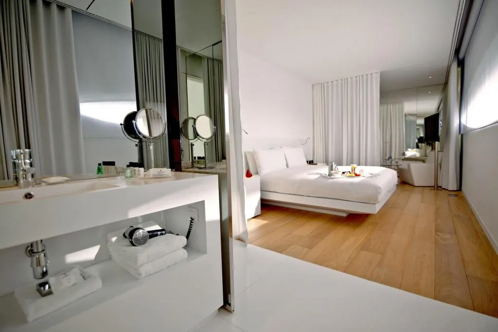 DOUBLE SUPERIOR WITH VIEWS Room, Renaissance Barcelona Fira, Barcelona