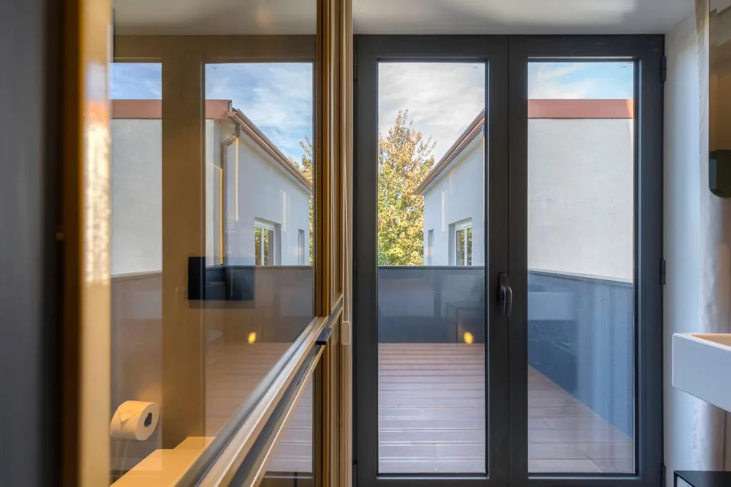 Double or Twin DELUXE WITH BALCONY Room, The Convo Porto Hotel & Suites, Porto