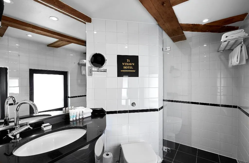 DOUBLE EXECUTIVE Room, 71 Nyhavn Hotel, Copenhagen