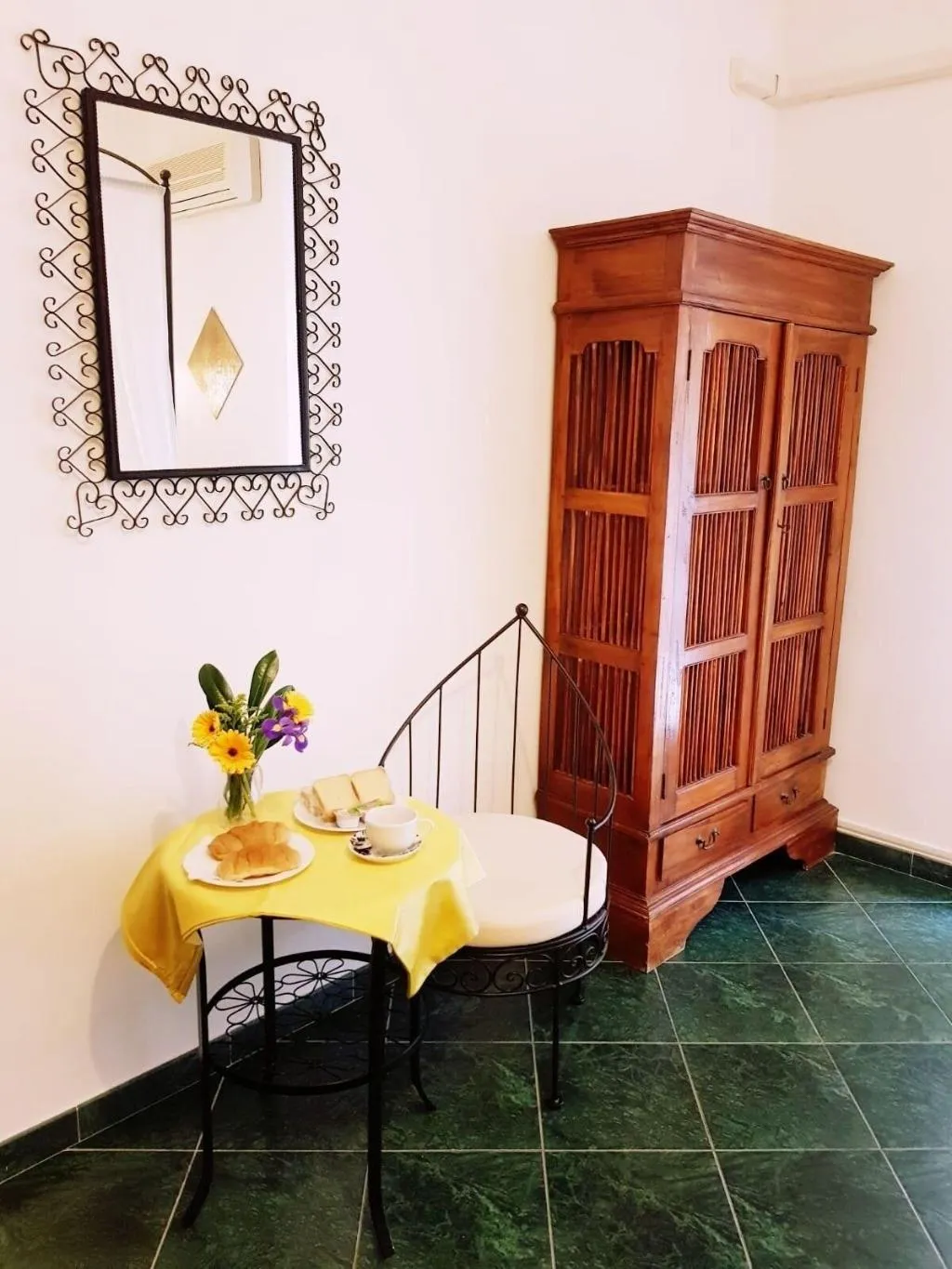 Room, Big Fish, Alghero