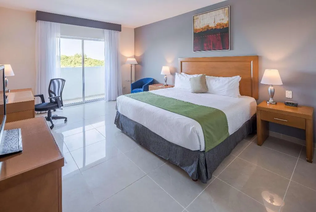 DOUBLE SUPERIOR KING BED Room, Wyndham Garden Playa del Carmen, Cancun Area