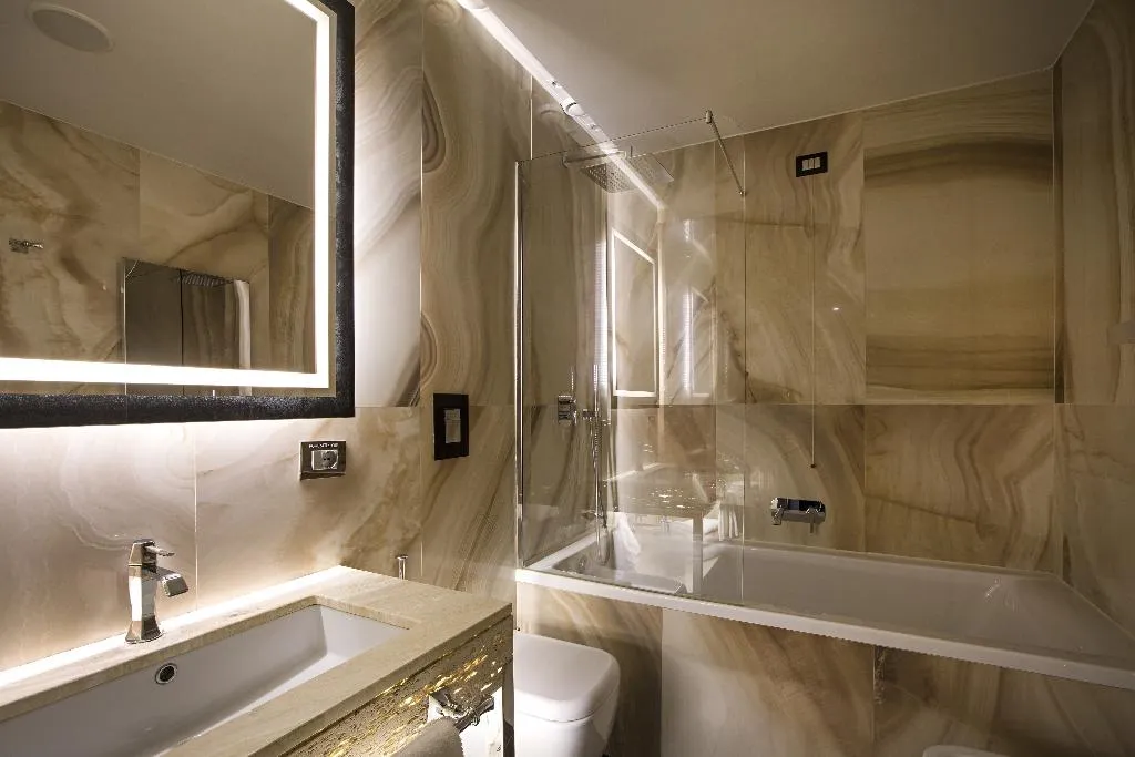 Room, The Style, Rome