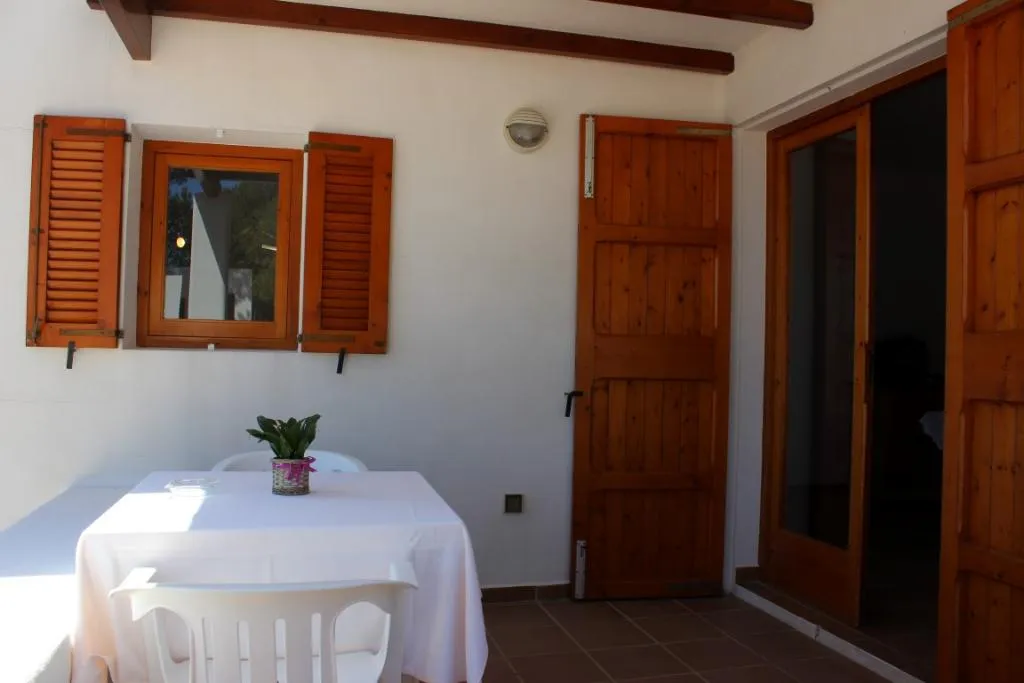 Room, Viviendas Ferrer, Ibiza