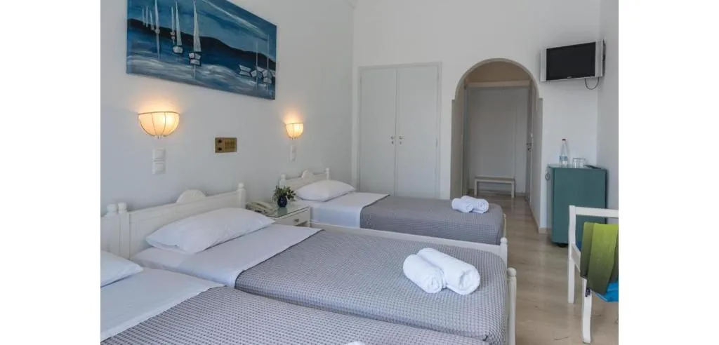 TRIPLE STANDARD Room, Hotel Glaros, Santorini