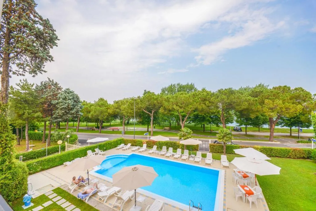 Pool, Suisse, Milan