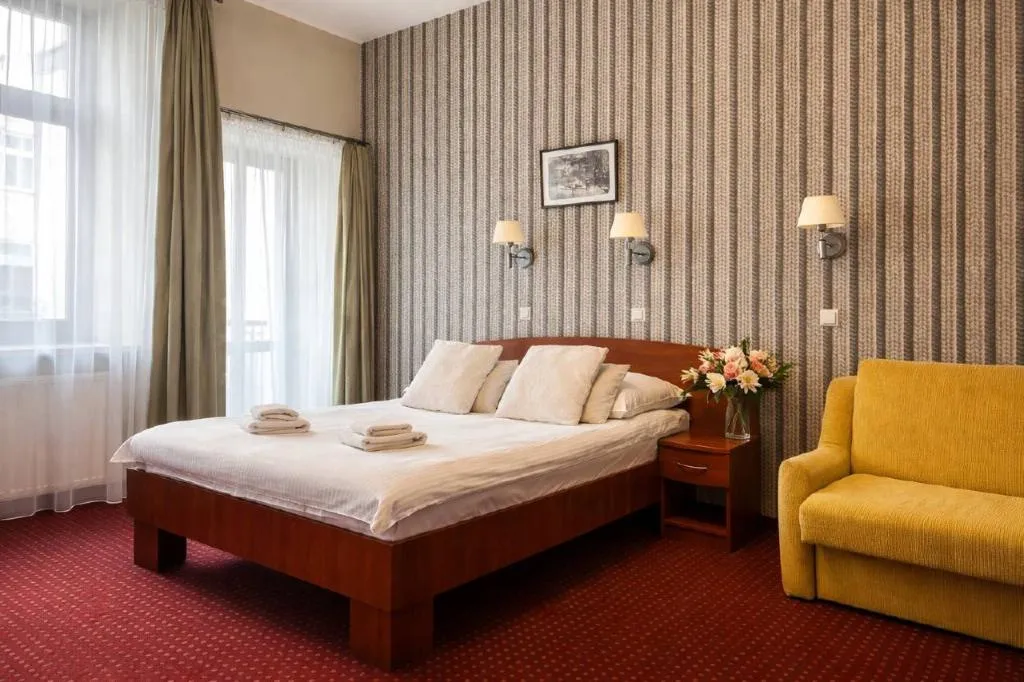 Room, Aneks Kazimierz, Krakow