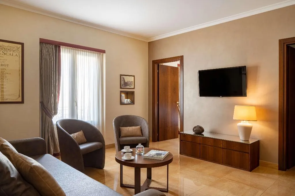 SUITE CAPACITY 4 Room, UNA HOTELS Galles Milano, Milan
