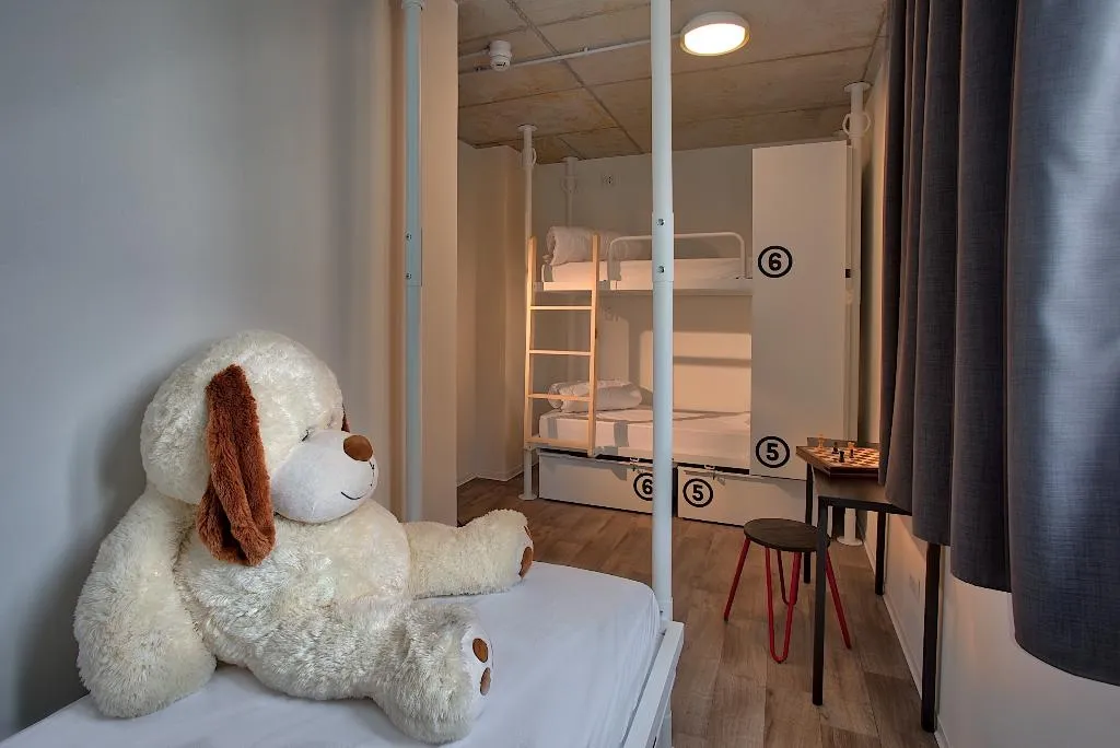 Room CAPACITY 7 Room, Anda Venice Hostel, Venice