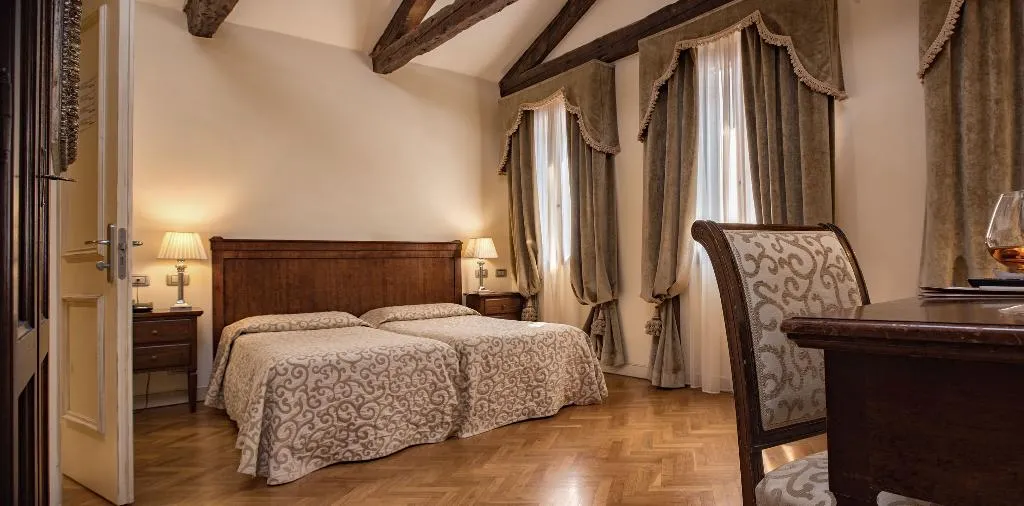 DOUBLE SUPERIOR Room, dell'Opera, Venice