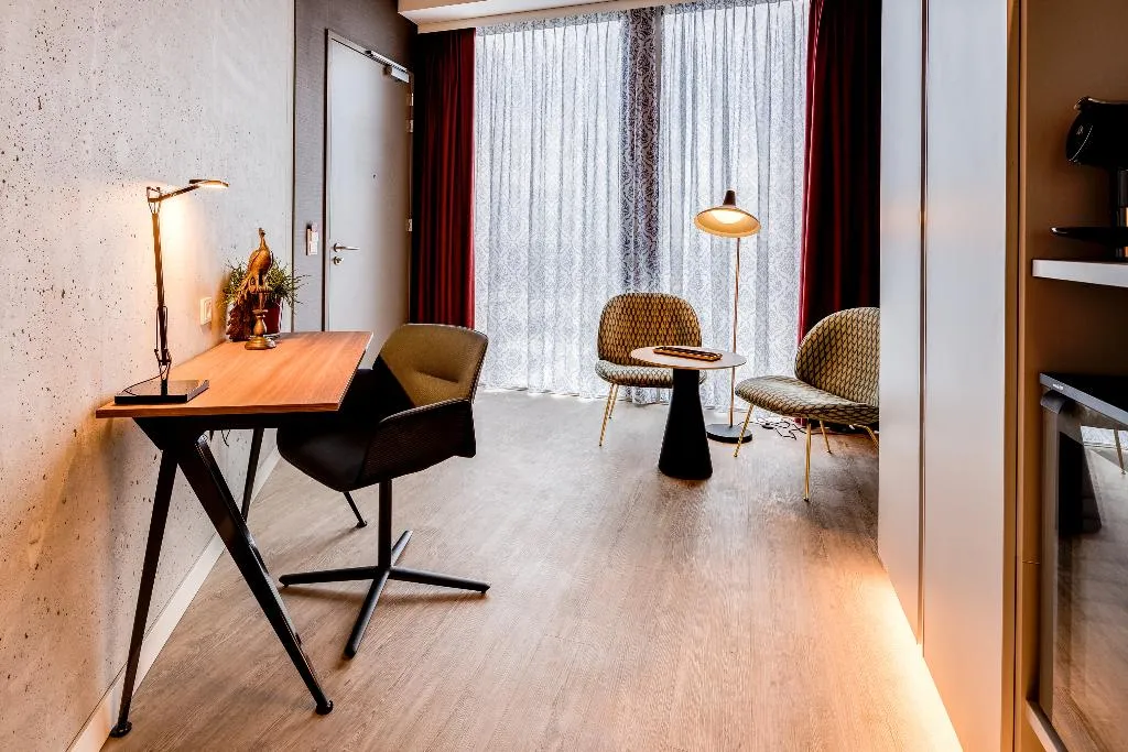 Double or Twin WITH VIEWS Room, nhow Amsterdam RAI, Amsterdam