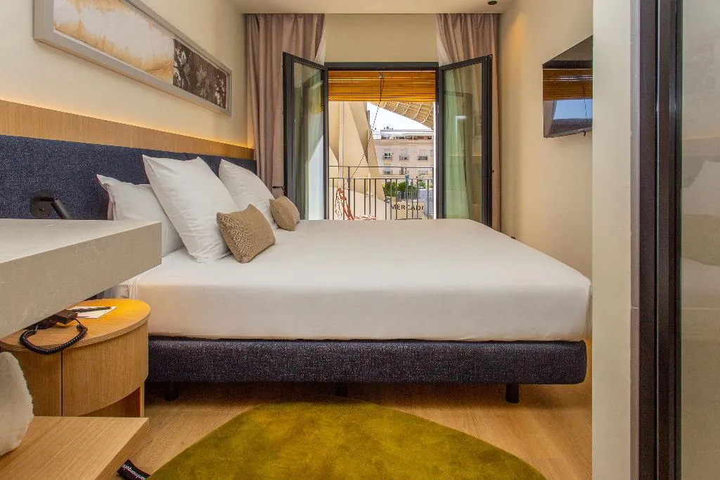 DOUBLE SINGLE USE SUPERIOR WITH BALCONY Room, Ocean Drive Sevilla, Seville