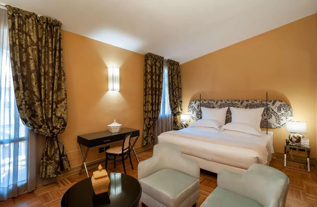 Room, Hotel Number Nine, Florence