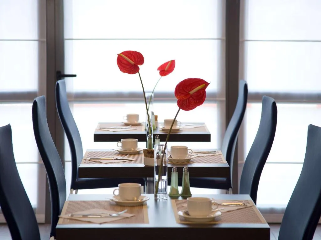 Restaurant, Novotel Milan Malpensa Airport, Milan